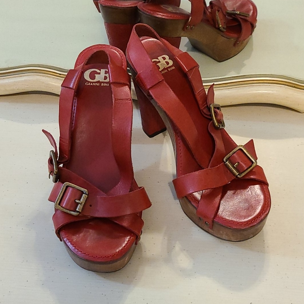 Red platform